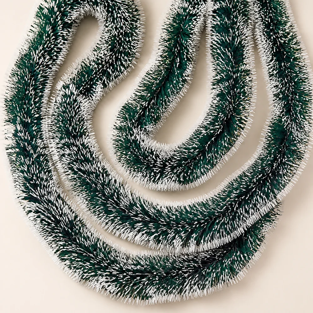 Festão natalino verde e branco para decoração
